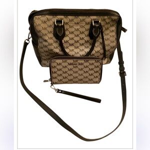 Michael Kors Purse MD Duffle Mercer with Matching Wallet